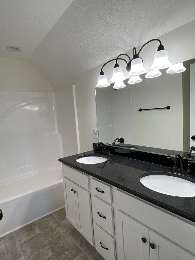 Building Photo - New Home in Buchanan Estates