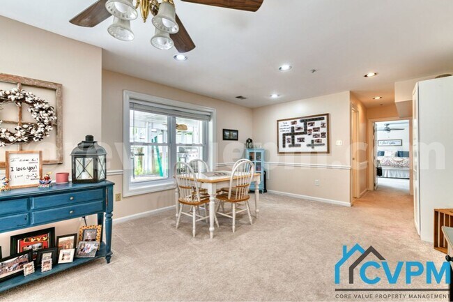 Building Photo - 13017 Weiss Dr