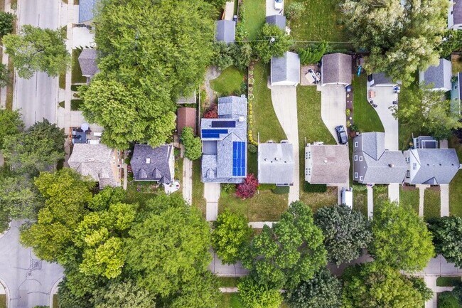 Building Photo - 5160 N Kent Ave