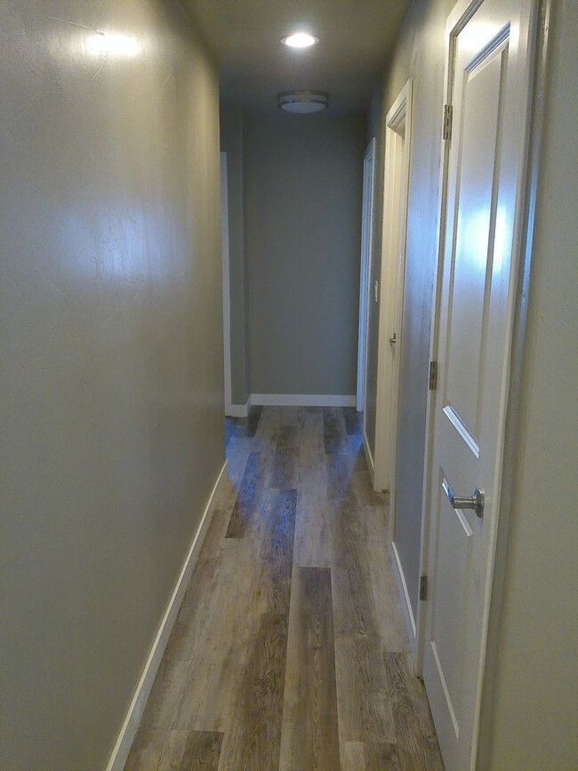 Building Photo - Spacious 4 bedroom 2 bath Double wide