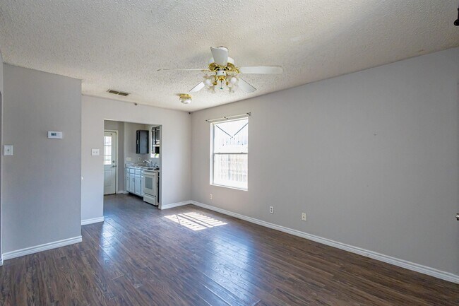Building Photo - 509 Hopi Dr