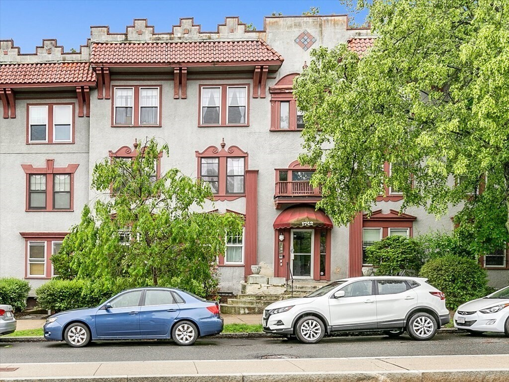 Building Photo - 1742 Commonwealth Ave