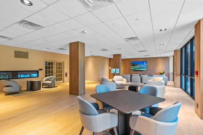 Building Photo - 4900 N Ocean Blvd