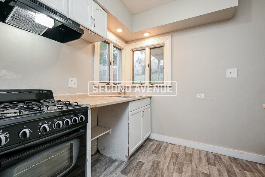 Building Photo - 1030 Franklin Dr