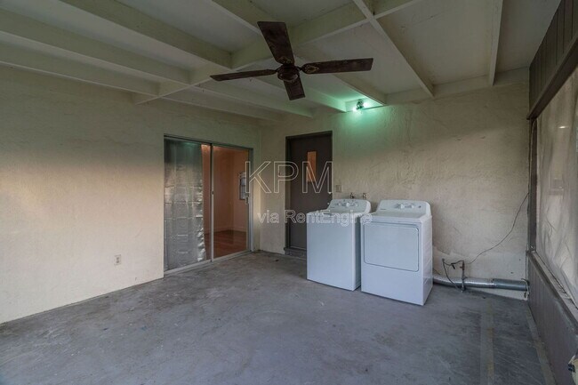 Building Photo - 1749 Christina Ave