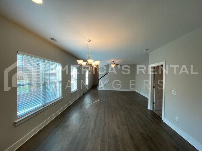 Building Photo - Large Townhome for Rent in Gardendale...  View with 48 Hours Notice!