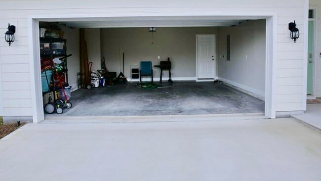 Building Photo - 115 Moonraker Cir