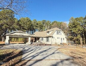 Building Photo - 121 Marilou Ln