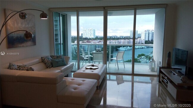 Building Photo - 19400 Turnberry Way