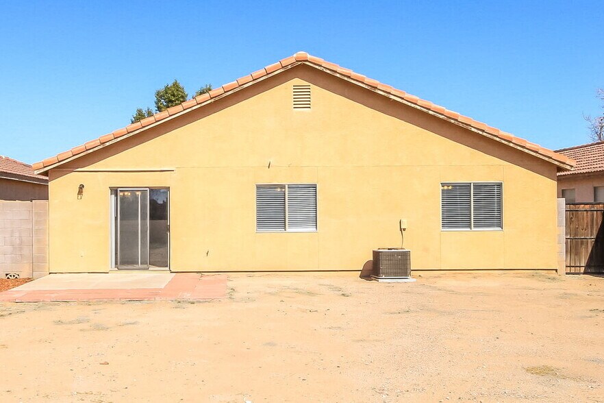 Building Photo - 1985 E Paso Fino Dr