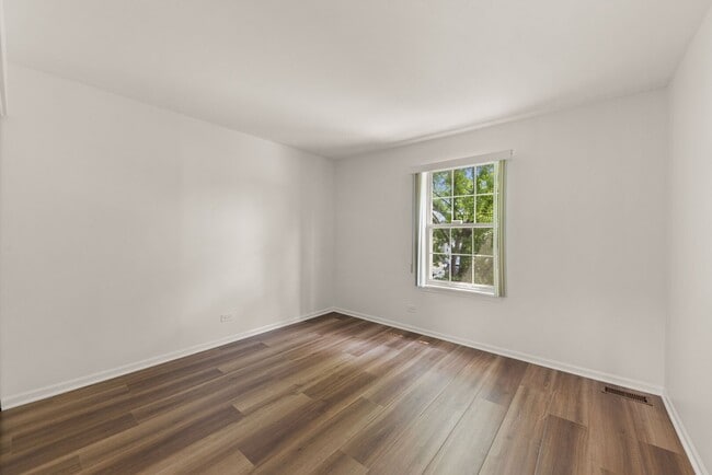 Building Photo - 182 Half Moon Cir