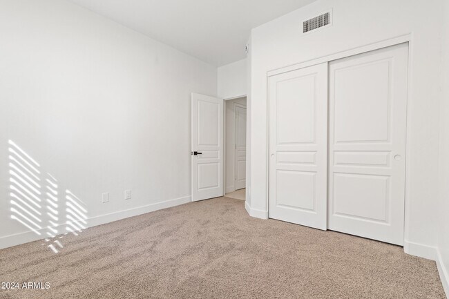 Building Photo - 14971 N 100th Way