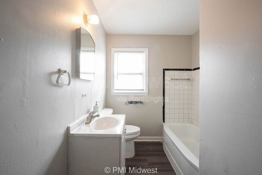 Building Photo - 5959 E 24th St