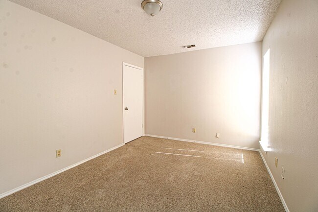 Building Photo - *****PRICE REDUCTION*****