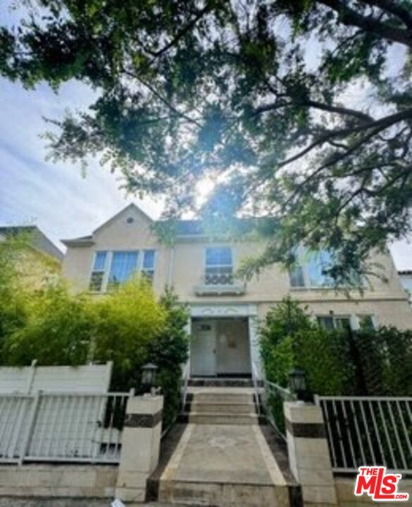 Primary Photo - 137 Crescent Dr