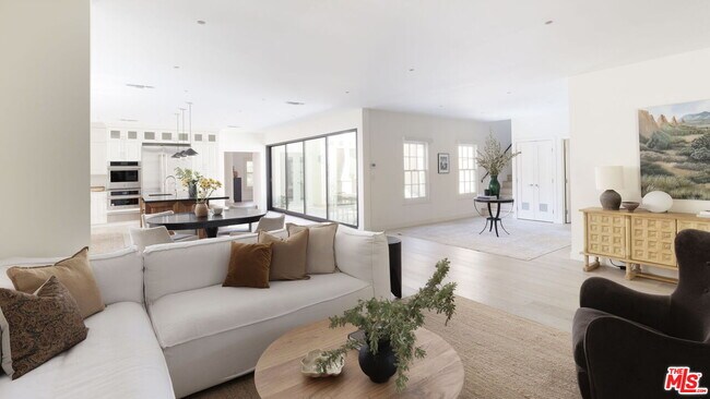Building Photo - 632 S Arden Blvd