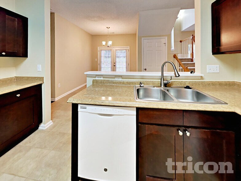 Building Photo - 9304 Twin Trail Dr