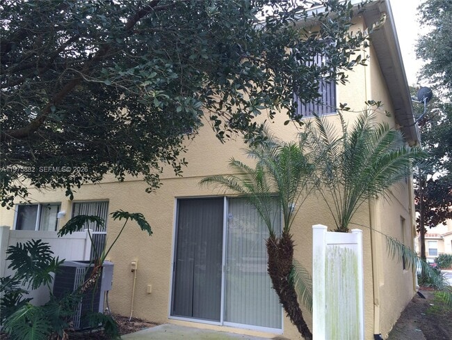 Building Photo - 2669 Mayaguana St