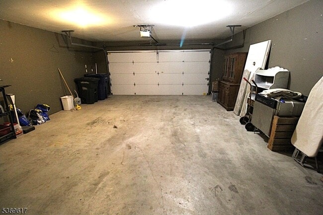 Building Photo - 11 Cypress Ln