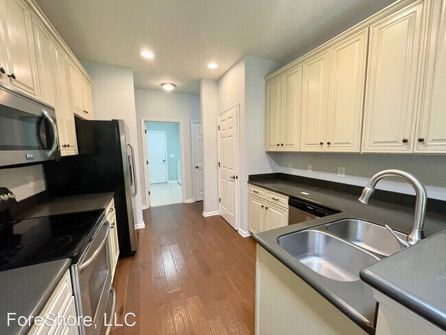 Building Photo - 3 br, 2 bath House - 16 Wyndham Dr.