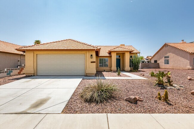 Building Photo - Fully upgraded 3 bedroom house on large lo...