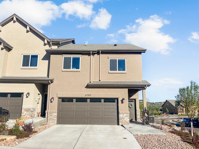 Building Photo - 5707 Villa Lorenzo Dr