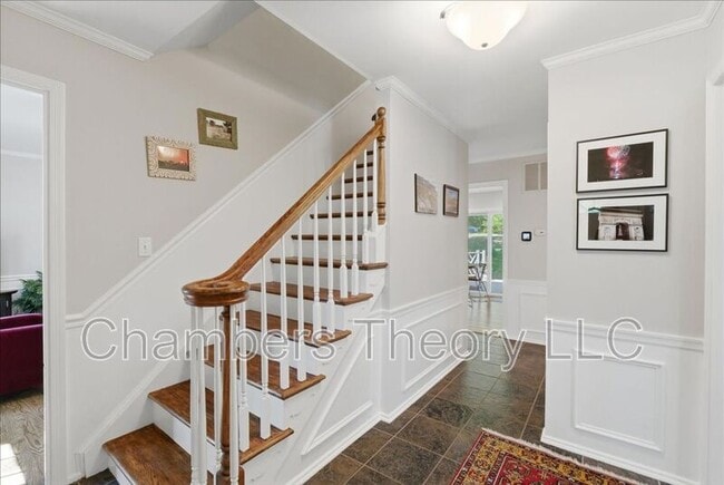 Building Photo - 9902 Madrigal Way