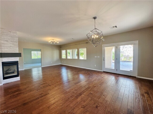 Building Photo - 956 Tafalla Ct