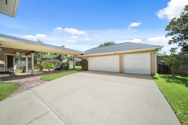 Building Photo - 5403 Indian Shores Ln