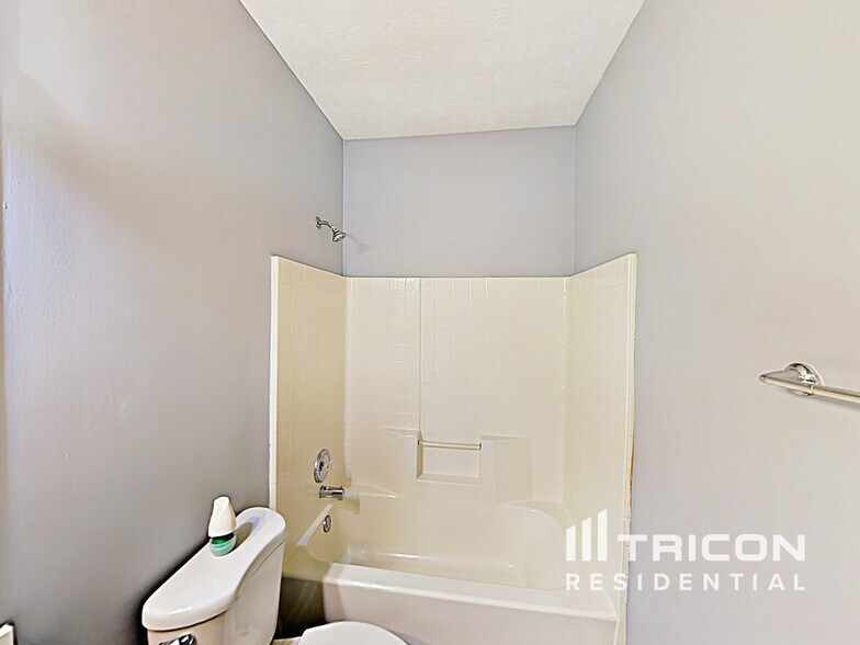 Building Photo - 420 Heathcliff Ct