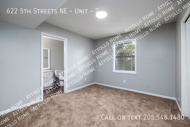 Building Photo - 622 5th St NE