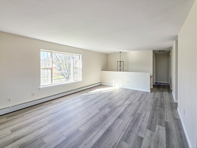 Building Photo - 7 Dally Farm Rd