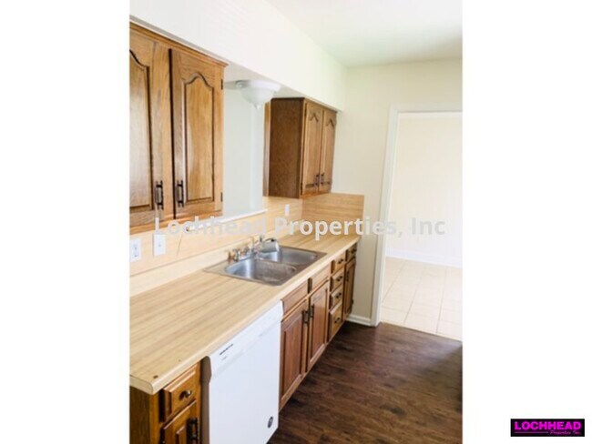 Building Photo - MUST SEE!!!! DARLING HOME!