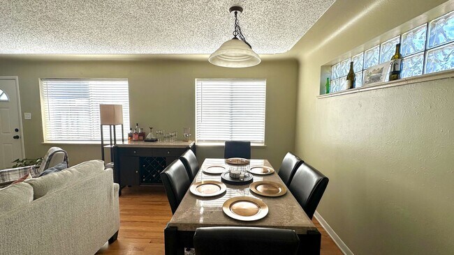 Building Photo - Spacious 5BD/2BA Home in Lakewood, CO- Available July 29th!