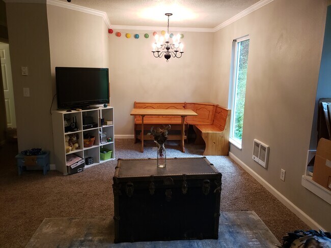 Dining room - 1040 Columbia Ridge Dr