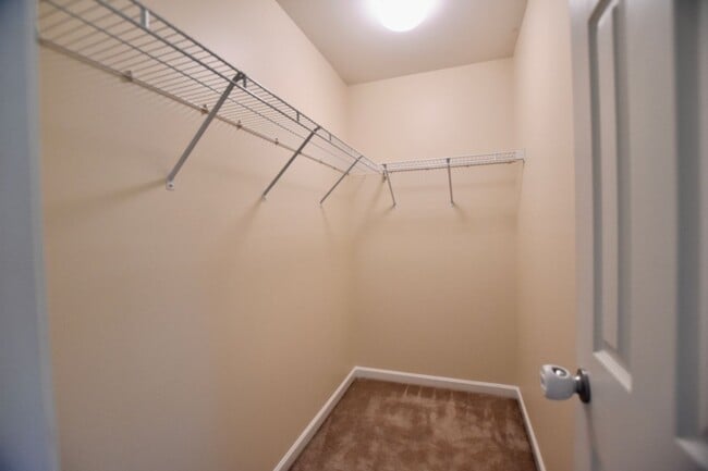 Building Photo - 3 bedroom 2.5 bath townhome