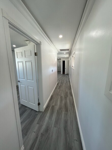 Building Photo - 11685 Magnolia Blvd