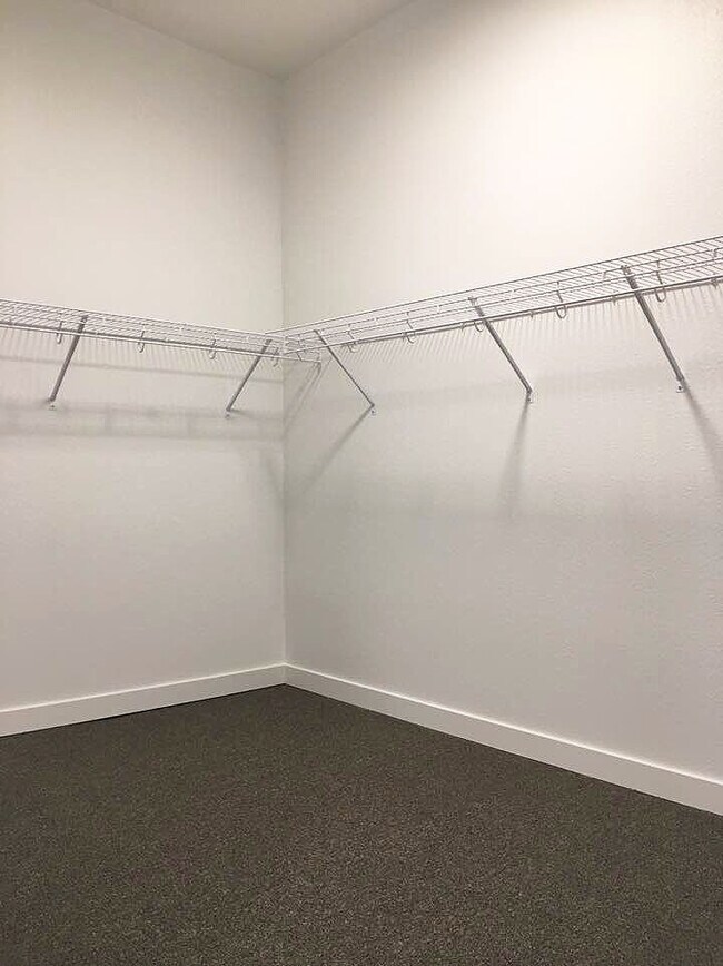 APT #204 - 822 N Killingsworth St