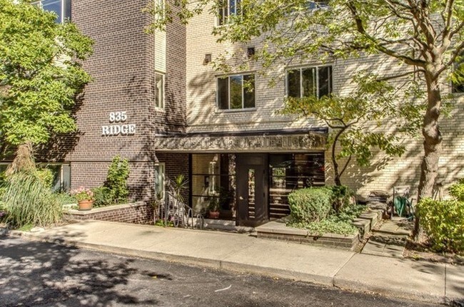 Primary Photo - 835 Ridge Ave