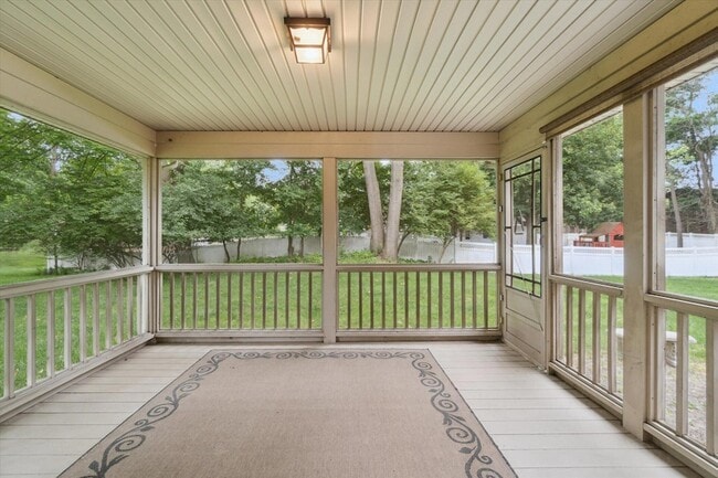 Building Photo - 5279 Thames Ct