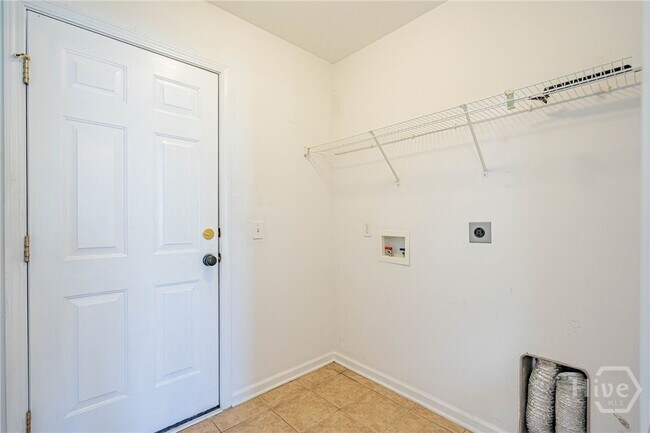 Building Photo - 7 Briarcliff Way