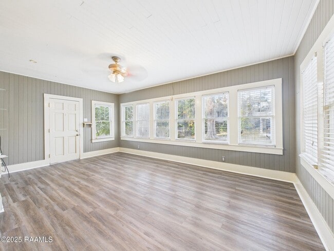 Building Photo - 408 Harding St