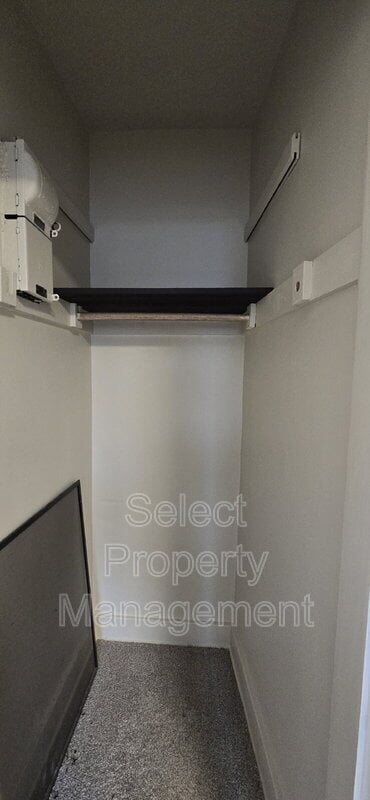 Building Photo - 702 Archer Ave