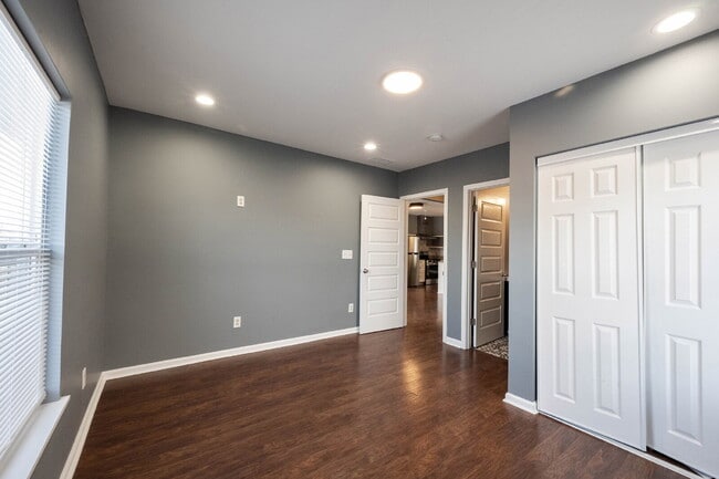 Building Photo - "Spacious 3-Bedroom Duplex on East Washington Street with 3 Full Baths – Ideal Living in Indianap...