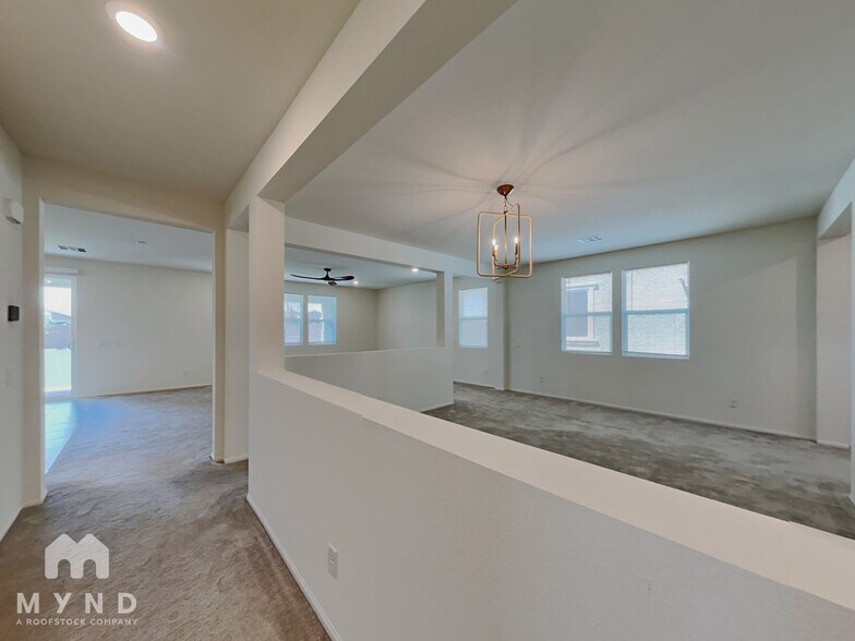 Building Photo - 1405 Deep Valley Ave