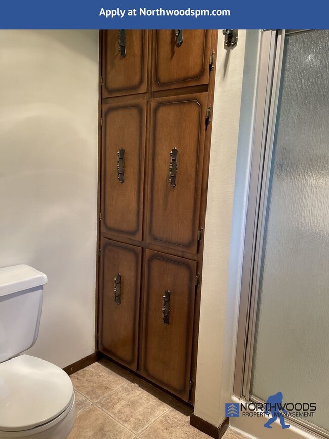 Building Photo - Very Nice 3 Bedroom 2 Bath Home-Located on a Corner Lot