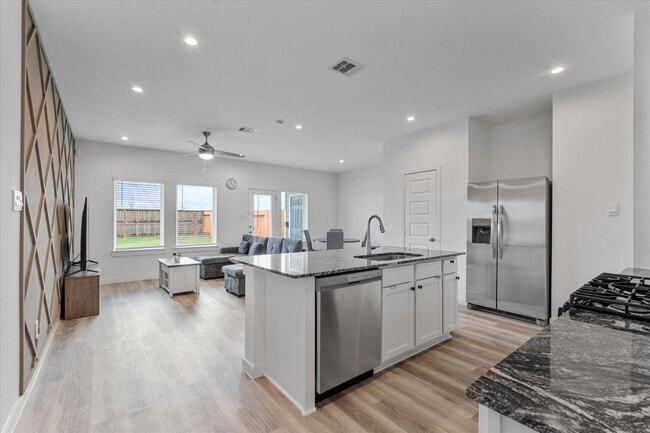 Building Photo - 10116 Penryn Frst Trl