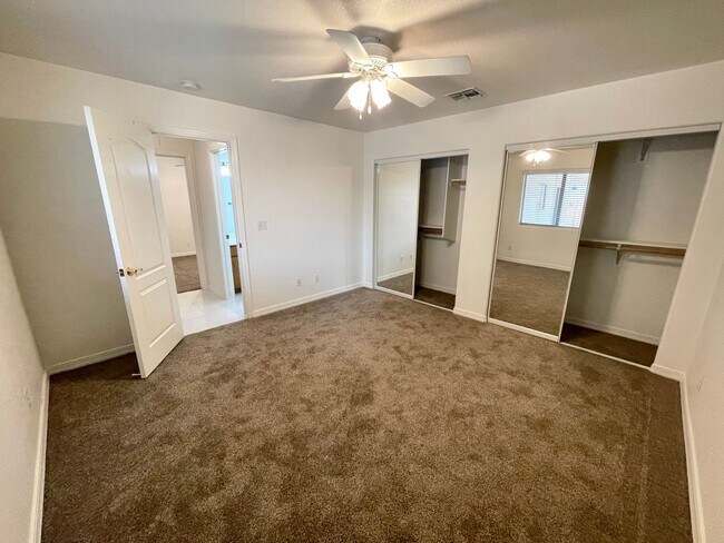 Building Photo - Nice 3 Bedroom 2 Bath Home in Chaparral Mesa!