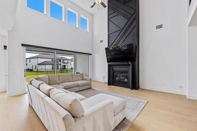 Building Photo - 2905 Canto Trce