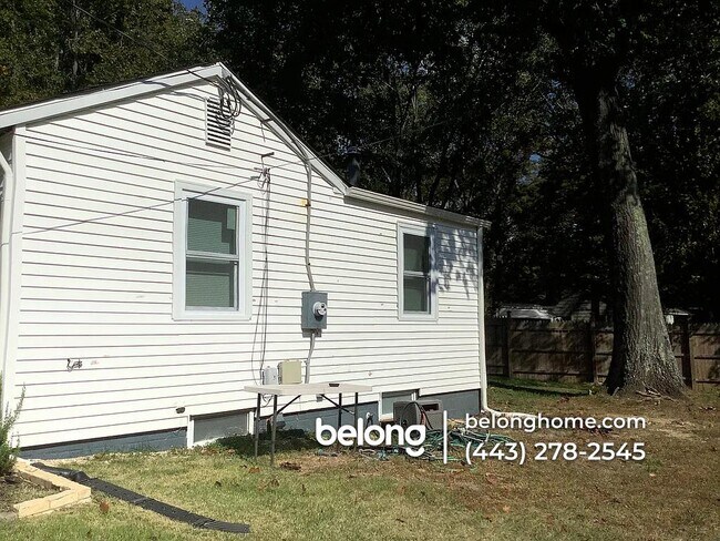 Building Photo - 822 Warburton Ln